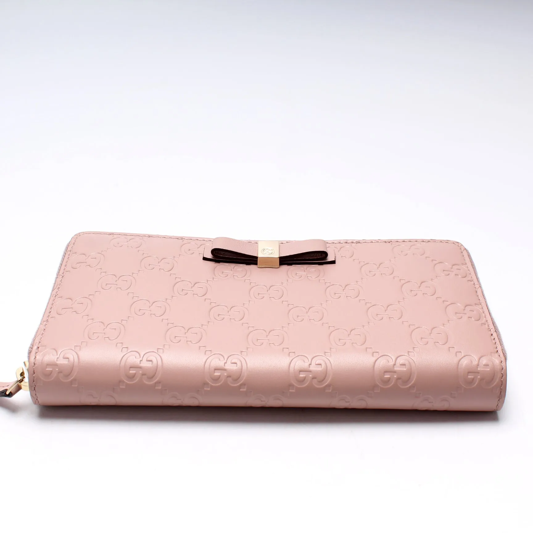 388680 Bow Zip Around Wallet Guccissima