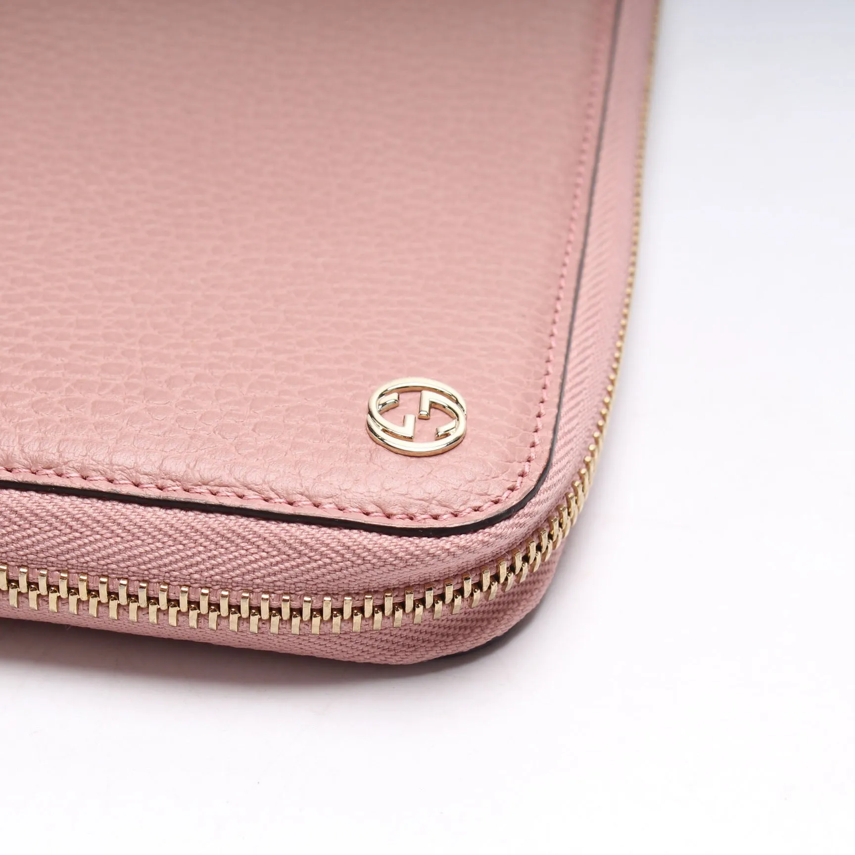 449347 Interlocking G Zip Around Wallet