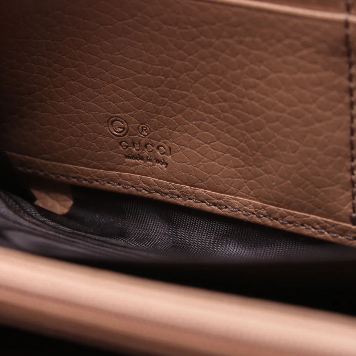 598187 Soho Zip Around Wallet Tan
