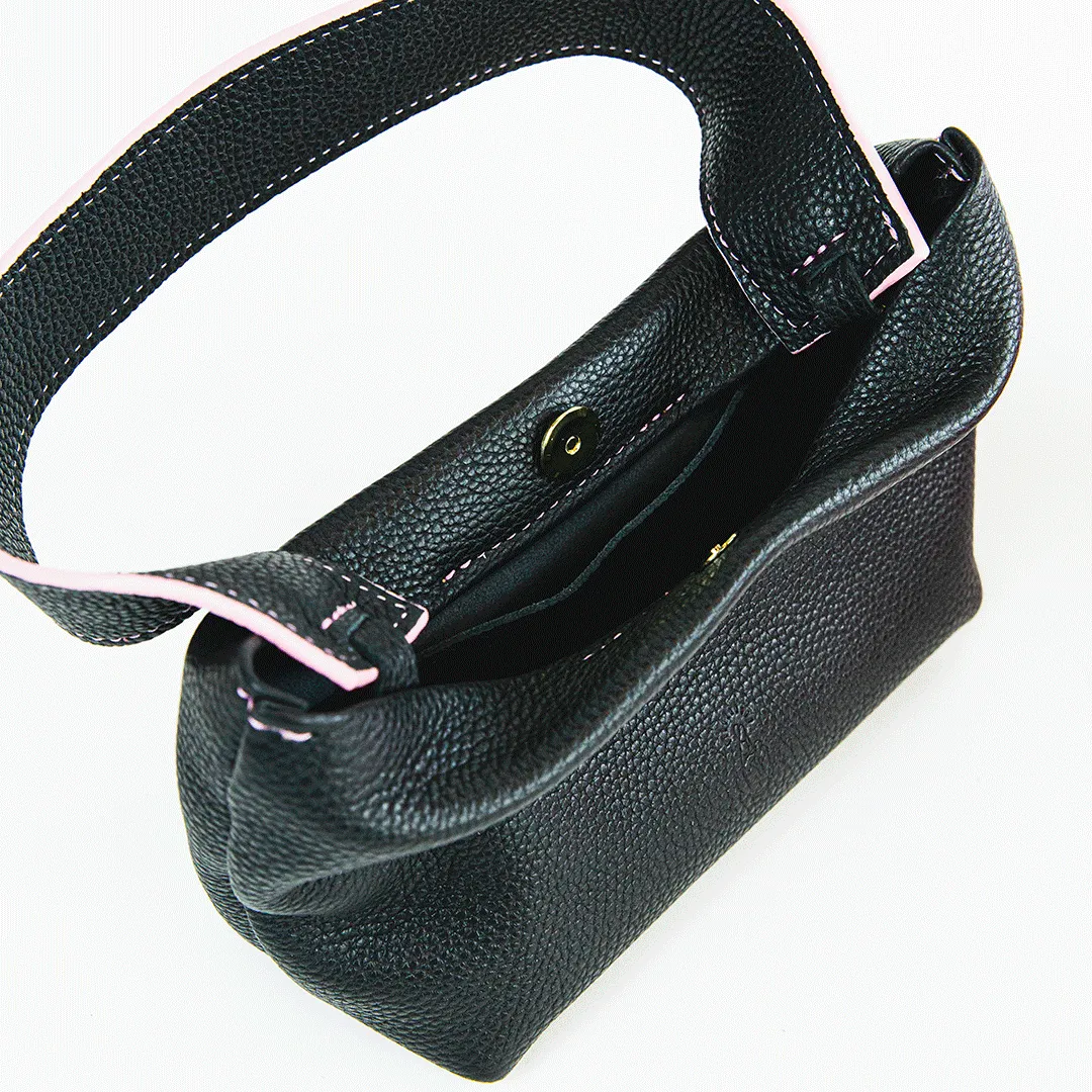 Elle Baguette - Pebbled Licorice