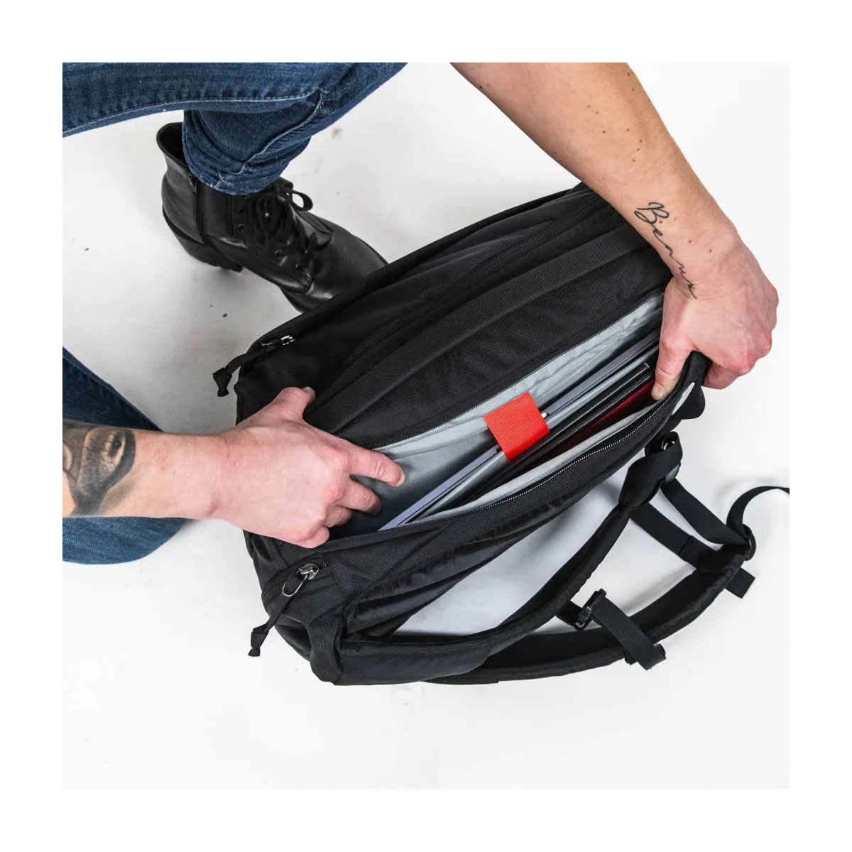 EVERGOODS : Civic Panel Loader 16L : Solution Dyed Black