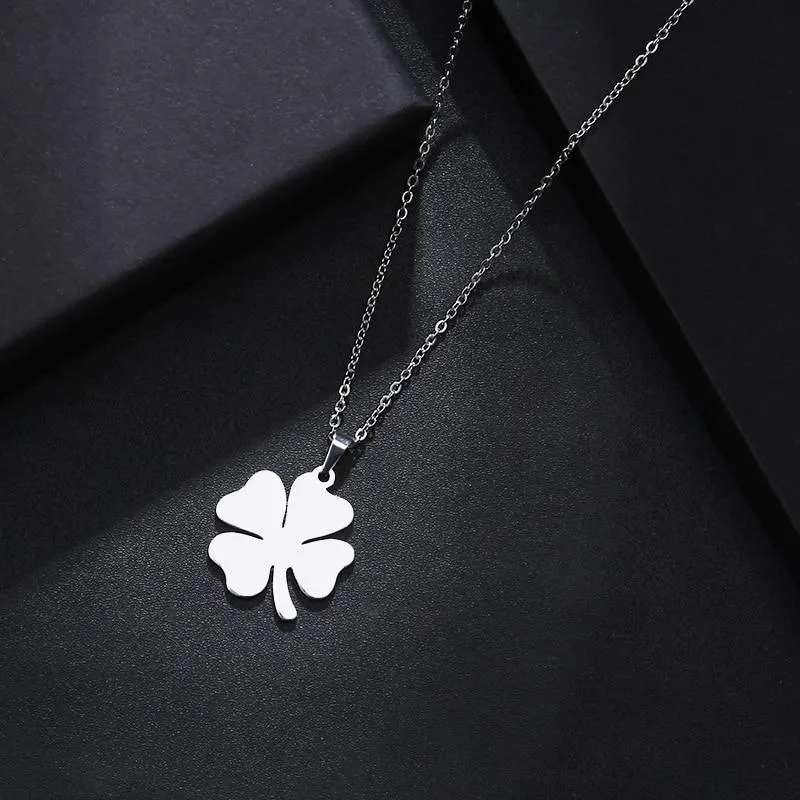 Lover's Clover Necklace For Women Fashionable Jewelry