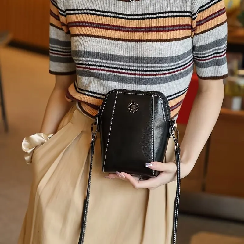 Luxe Leather Square Thread Pattern Shoulder Bag