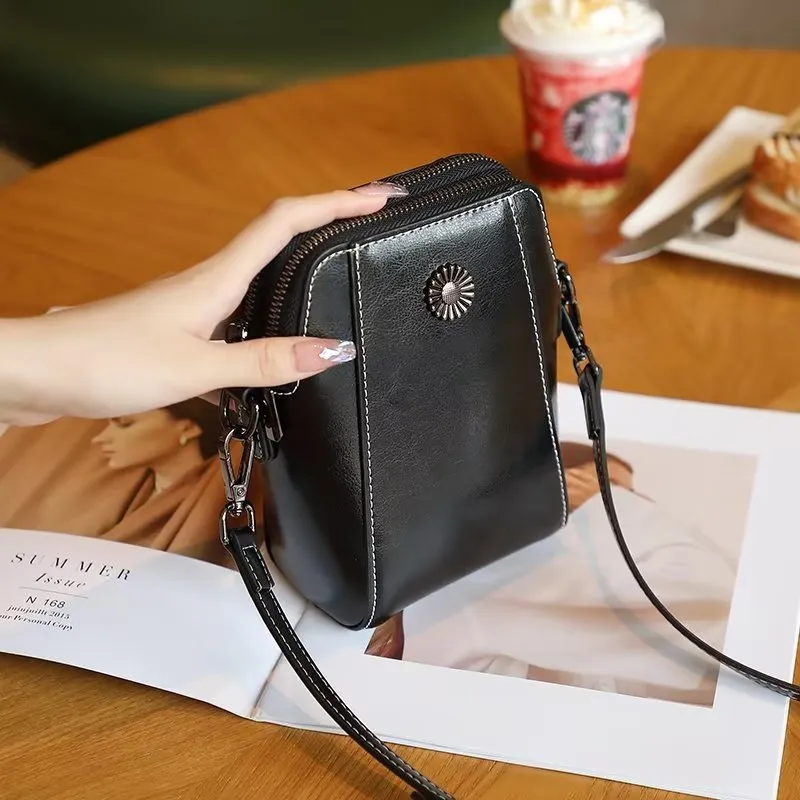 Luxe Leather Square Thread Pattern Shoulder Bag