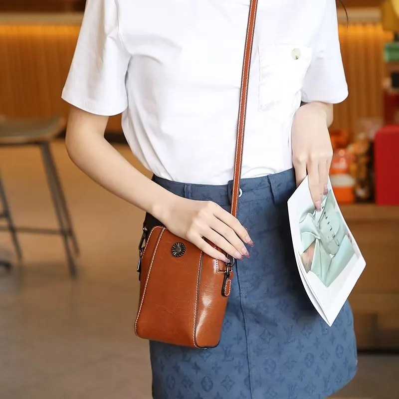 Luxe Leather Square Thread Pattern Shoulder Bag