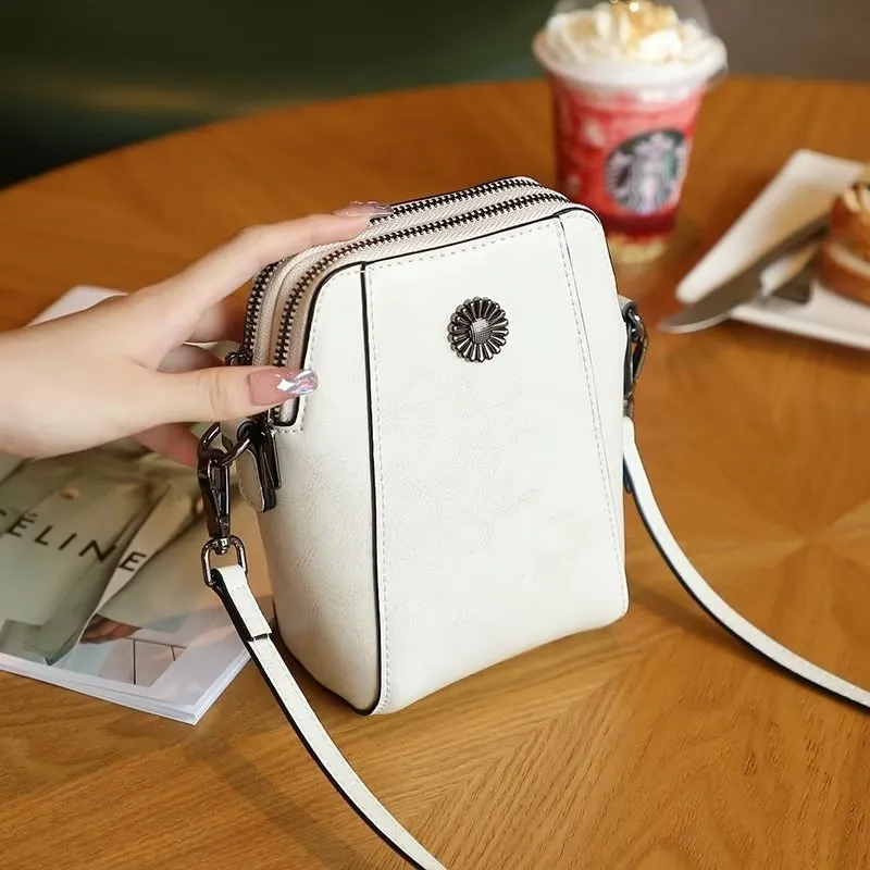 Luxe Leather Square Thread Pattern Shoulder Bag