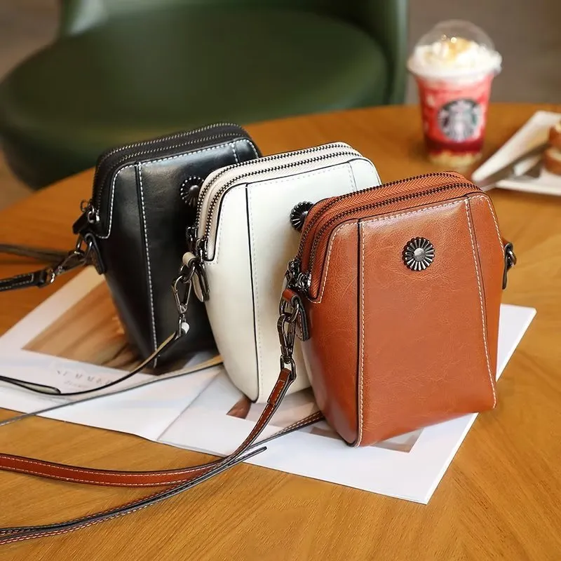 Luxe Leather Square Thread Pattern Shoulder Bag